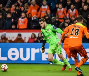 洛里昂門(mén)將撲救失誤淚灑球場(chǎng)，球隊降級后的反思與重建之路